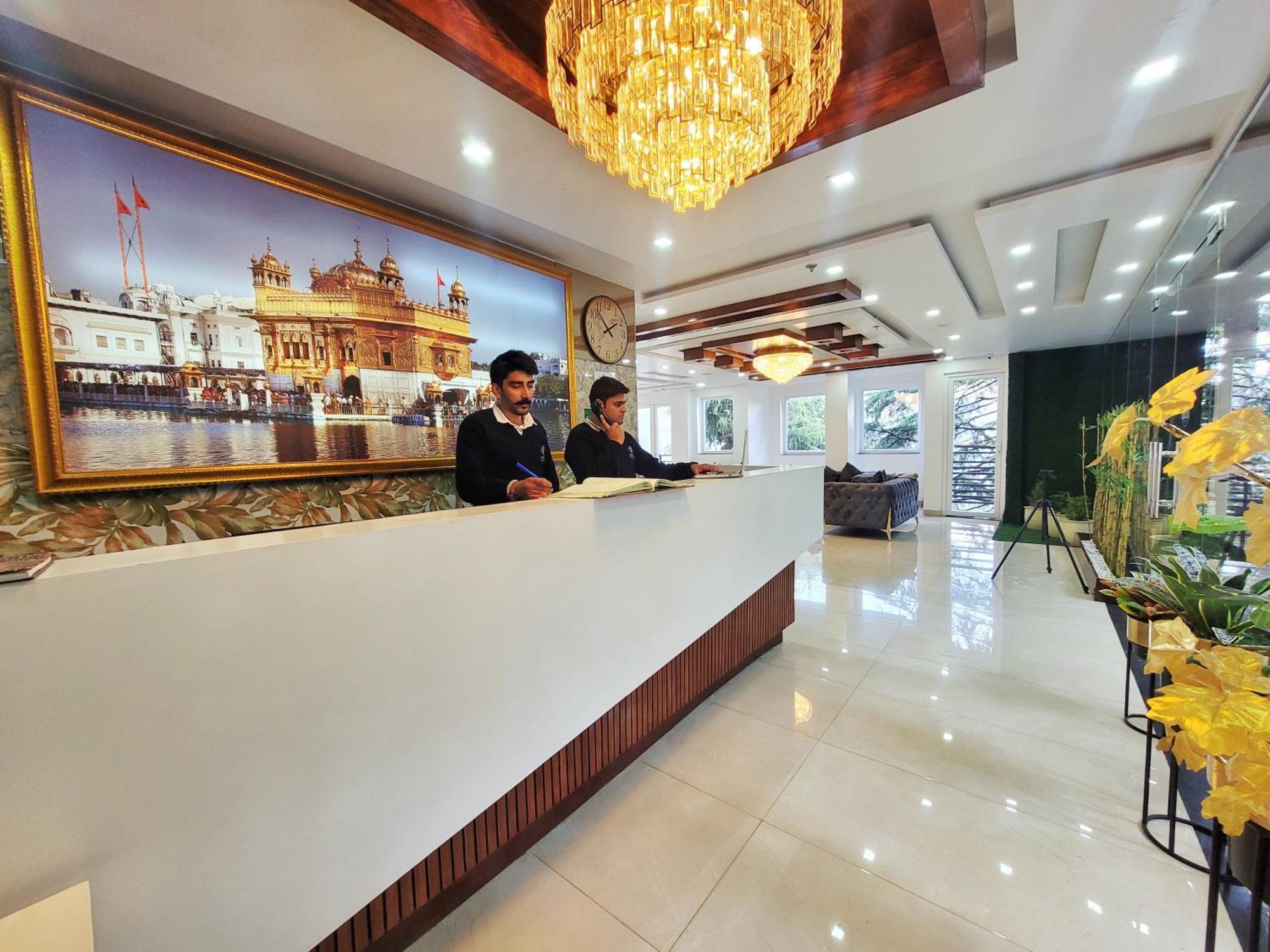 Rr Hotel & Resort Dharamshala Extérieur photo
